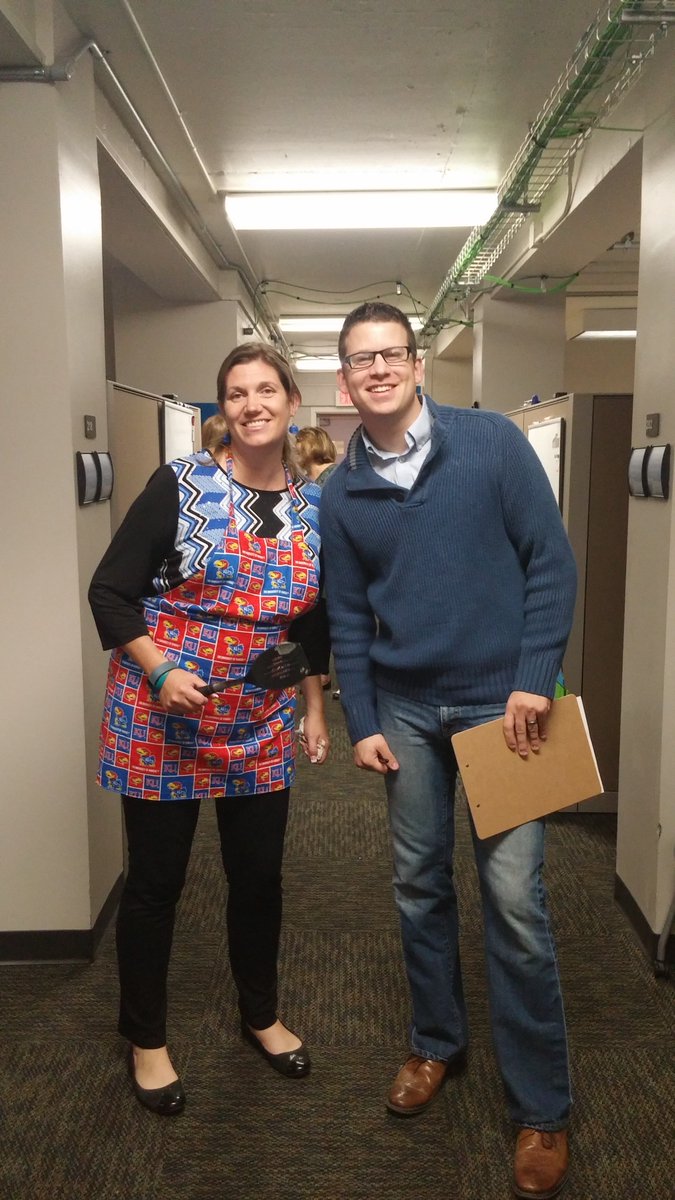 KU_CAO_SSC's tweet photo. Jason Hornberger &amp; all of the SSC Managers served desk side breakfast this morning raising $ for @unitedwaydgco! #LiveUnited #SSCLife https://t.co/qu81zWxbbx
