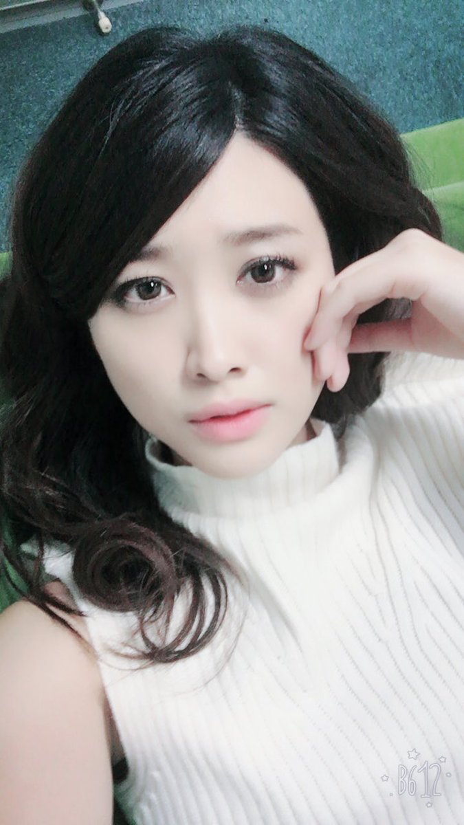 飛鳥凛 本日の撮影終わりました 刺激的なシーンばかりで毎日楽しいです 明日は1番ドキドキな撮影 早朝に合わせて 今日も直帰 寒いからゆっくりお風呂はいって万全にととのえます