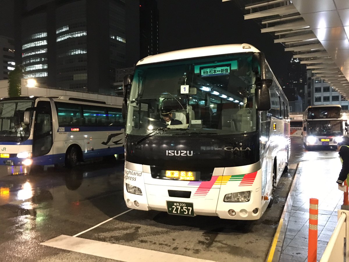 docococodayo's tweet image. 高速バスで帰る途中。
今日は #ManyMany の定期公演に行ってきた。玲奈ちゃんの髪型かわいかった😄近くでみられるライブは楽しい。
初回ということでサプライズを期待したけど何もなくてちょっとガッカリ。
平日は厳しいけど曲数も増えてワンマンでもあればまた来たいと思う。