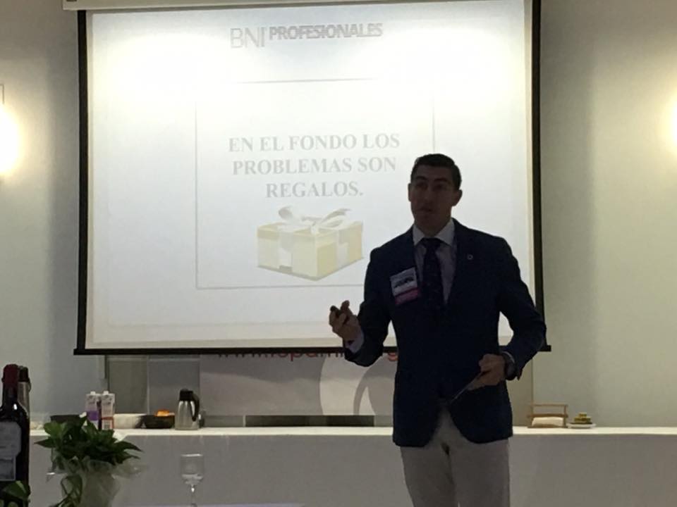 visualaudiocent's tweet photo. "Los #miercoles son días especiales, son días @BNIProfesional #Cordoba
Hoy👉nueva sesión👉 nuevo invitado.
¡A nada de nuestro 3 Aniversario!👏" https://t.co/rXywqKPe0C