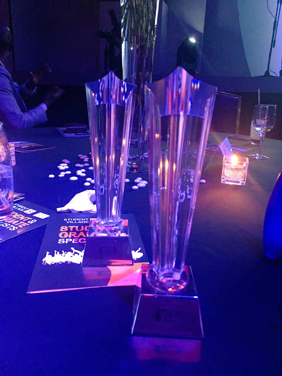 TshepiVundla's tweet photo. I won Socialite of the year & Social Media Influencer of the year. Thank you so much #YIA2016 https://t.co/TjNd86gdMo