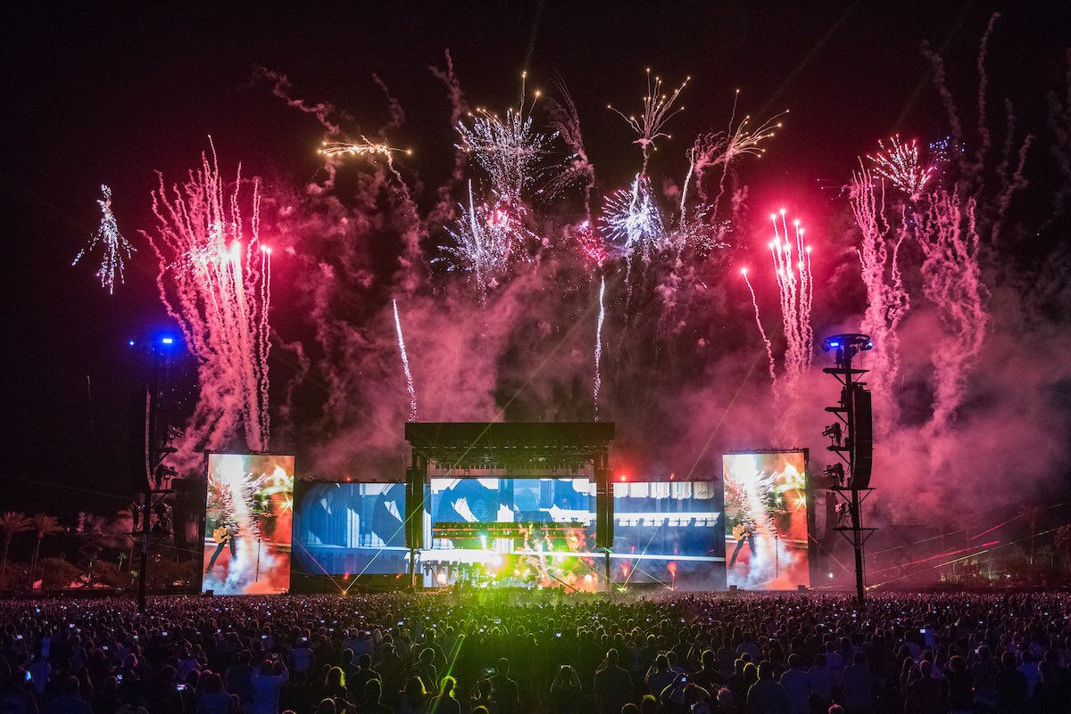 The concert of a lifetime. 
cbsnews.com/news/rockers-w…