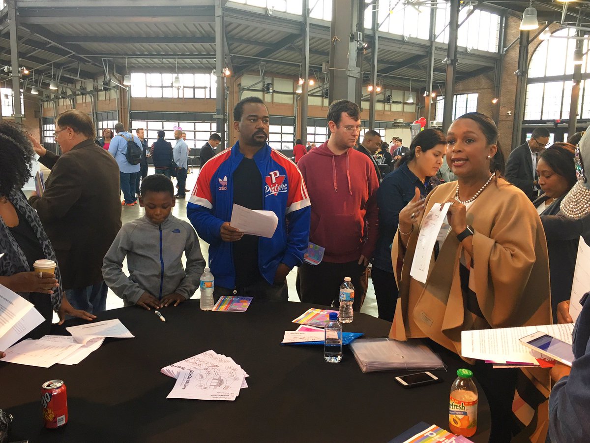 Nicole Farmer, LifeLine Business Consulting Services, coaches attendees on how to get their business loan ready #BizGridLive #DETBGL16