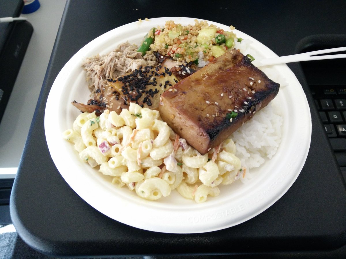 lamslunch's tweet photo. Hawaiian Lunch: Kahlua pork, Hawaiian BBQ chicken, teriyaki tofu, quinoa bean salad, macaroni salad, and steamed rice. https://t.co/l9aD2ESNmS