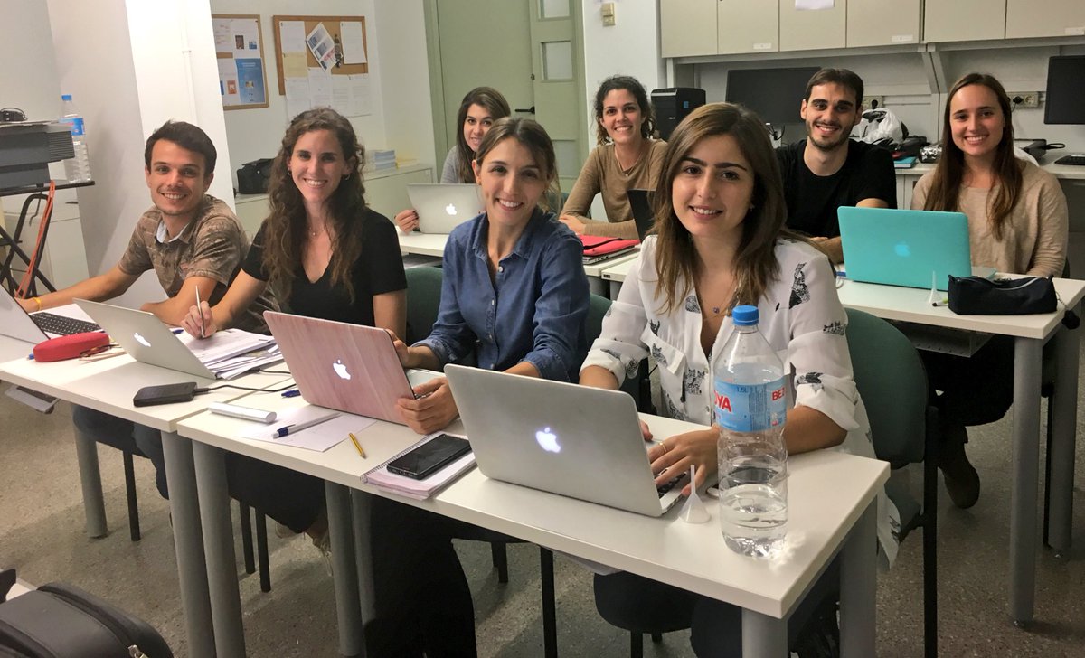 StvFdz's tweet photo. Wonderful group! Master of Orthodontics students taking the course on scientific writing  #ortoteam2016 https://t.co/Jz7oXtJy74