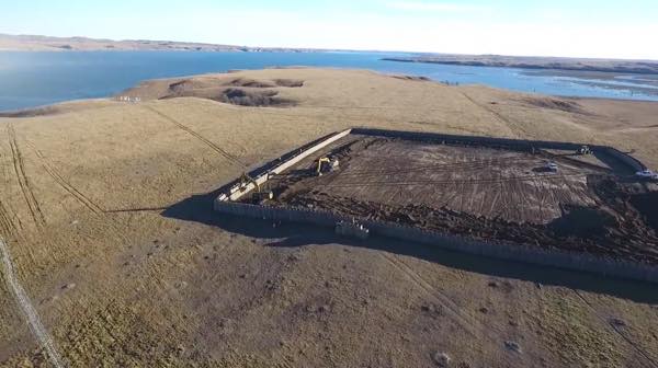 IndianCountry's tweet image. Breaking: Dakota Access Construction Is Almost at the Missouri River buff.ly/2eetRjl