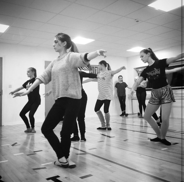 dexteritydance's tweet photo. #Wednesday #nights @dexteritydance #ballet #gymnastics https://t.co/I62s15WNcy
