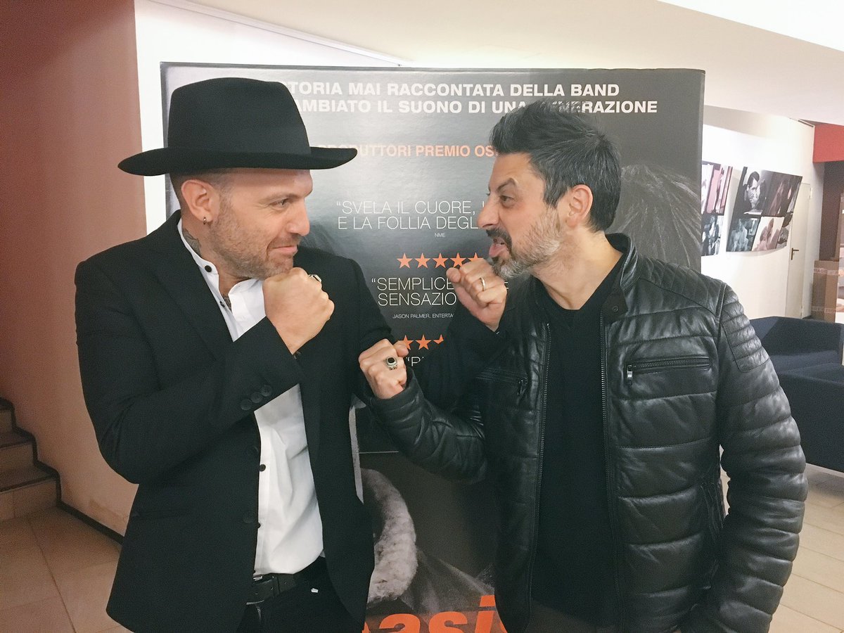 RollingStoneita's tweet photo. State boni: @JACKJASELLI e @max_elli all'anteprima di #OasisSupersonic #OasisAlCinema https://t.co/my26PvolP6