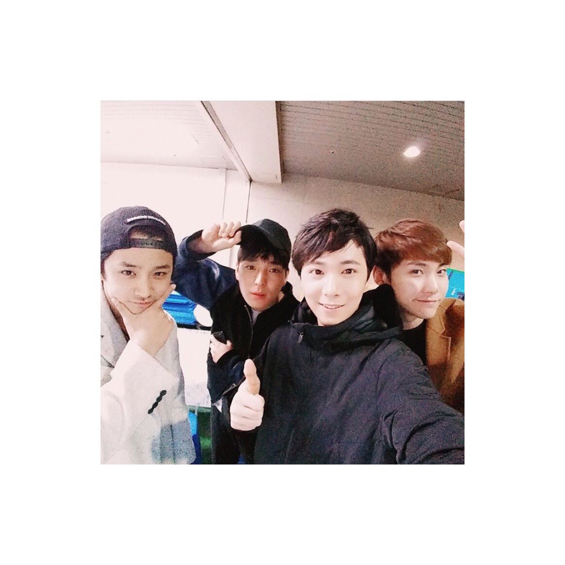 ft_priskull32's tweet photo. ミュージカルお疲れ様🌷✨
しっかし、めっちゃ痩せたなホンギ🤔 https://t.co/sXyaqdbDXj