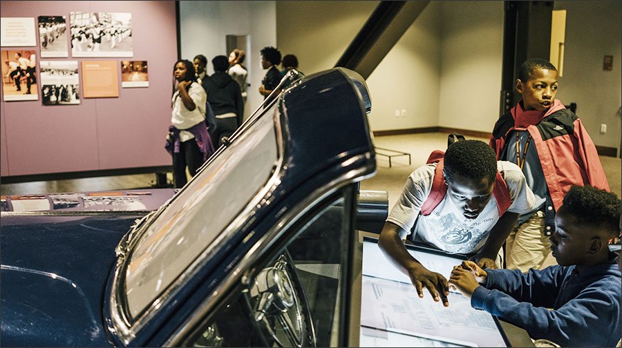 madeline_will's tweet photo. In its first month, @NMAAHC has already attracted hundreds of students and teachers. My story: https://t.co/2Ith3snZjO https://t.co/0BwdO0VzI7