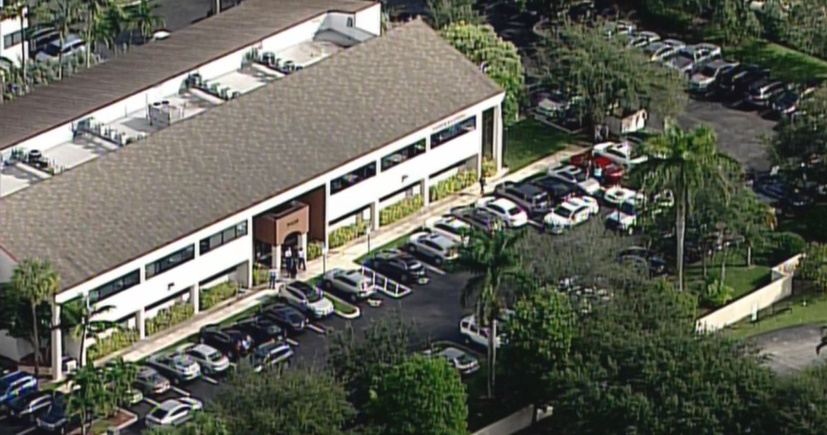 #BREAKING Person shot at law office in Kendall bit.ly/2e2czuE?utm_me… https://t.co/EMGWG4buGC