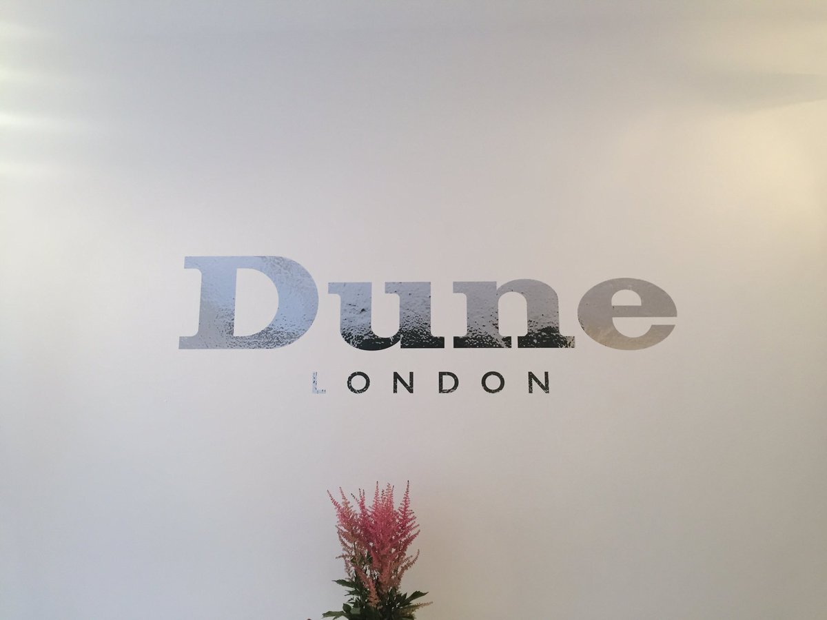 emmaff9065's tweet photo. @dune_london @duneprteam @plainjaneevents #DuneSS17 #PressDay #Shoes #Dune #Dj #FemaleDj #DreamJob #GoodTimes https://t.co/Az4bkXZYWW