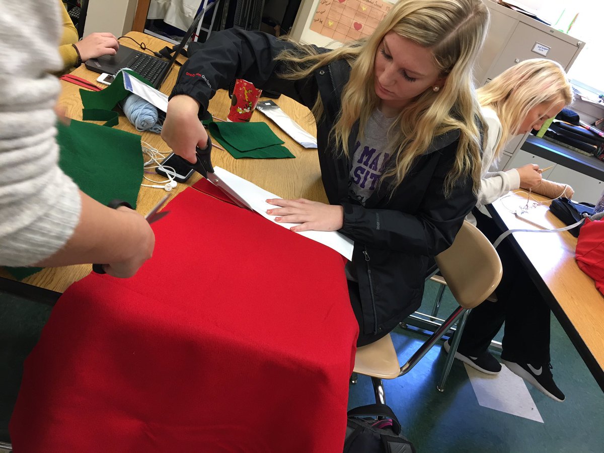pmhsfccla's tweet photo. PMHS FCCLA sewing stockings for soldiers. Donation list included.  @pennmanor #stockingsforsoldiers #givingback https://t.co/jIMucWeWkK