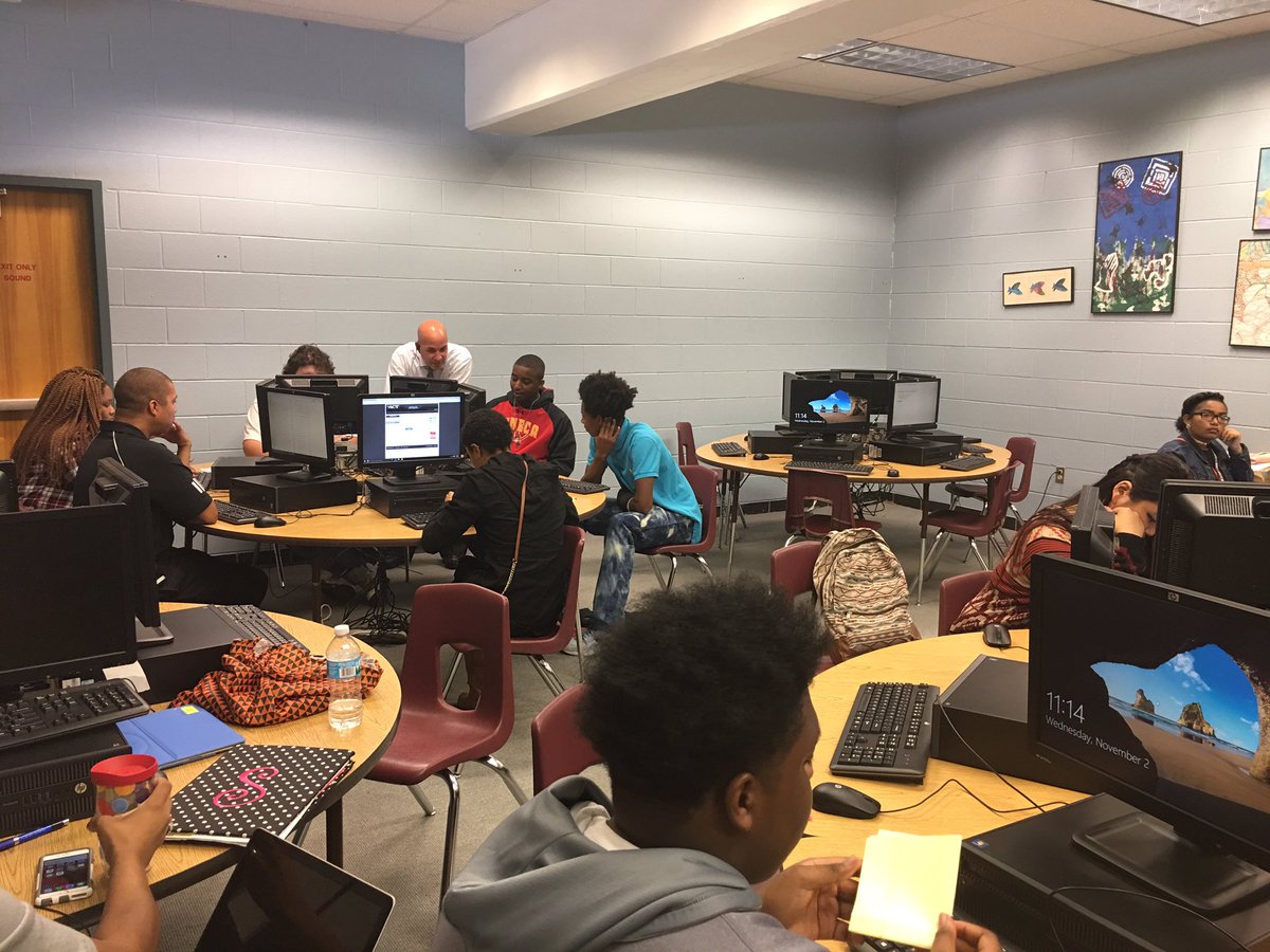 JCPSDirPSP's tweet image. College Access help for seniors #systemofsupport @SenecaPrincipal @DamienSweeney33 @brigante24