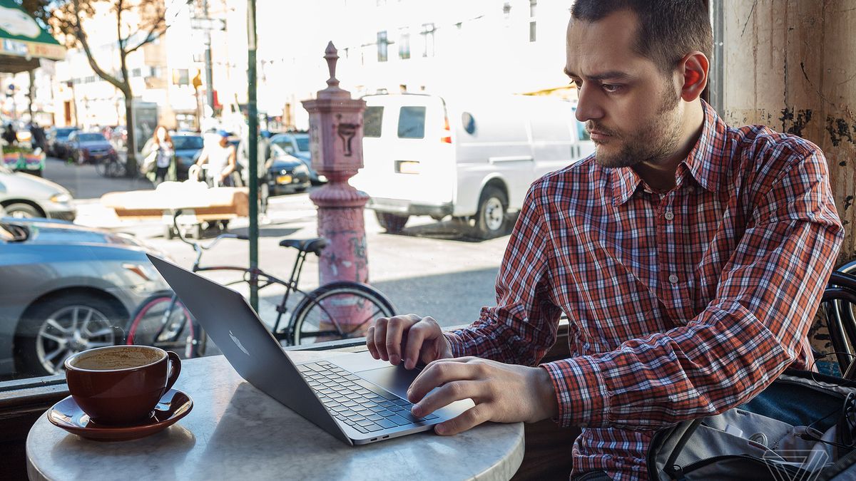 verge's tweet image. The best Windows alternatives to the new MacBook Pro theverge.com/circuitbreaker…