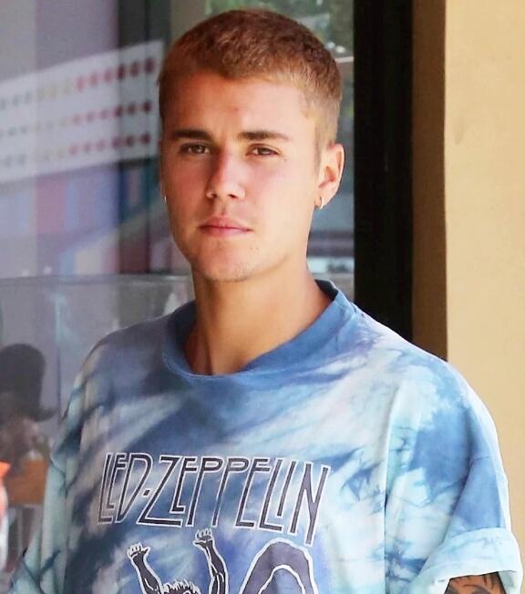 BhargavilovesJB's tweet photo. Saw so many pretty faces before I saw you, Now all I see is you 
#EMABiggestFansJustinBieber https://t.co/qBvEDymcCR