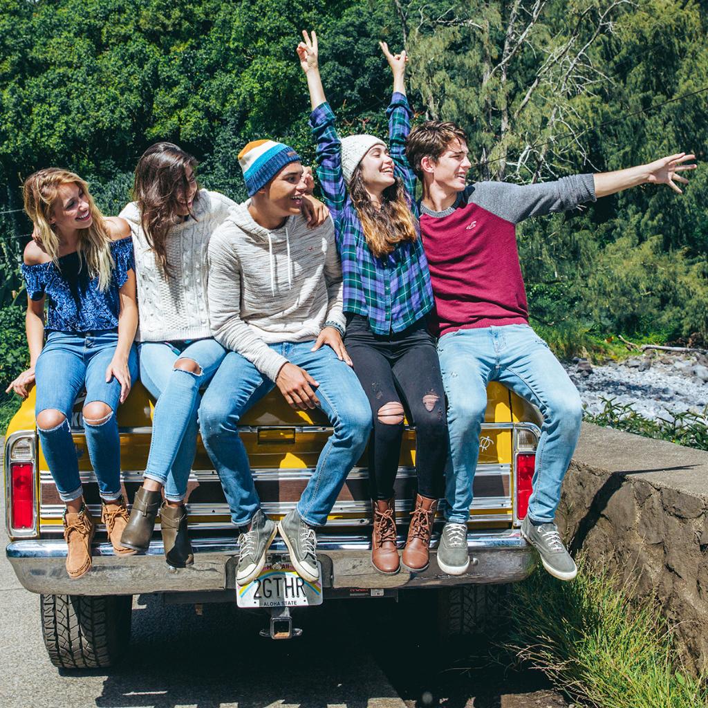 HollisterCo's tweet photo. We stretched the rules on denim. #HCoAdvancedStretch https://t.co/WmN0DrhXN9 https://t.co/opy3SY3RQ3
