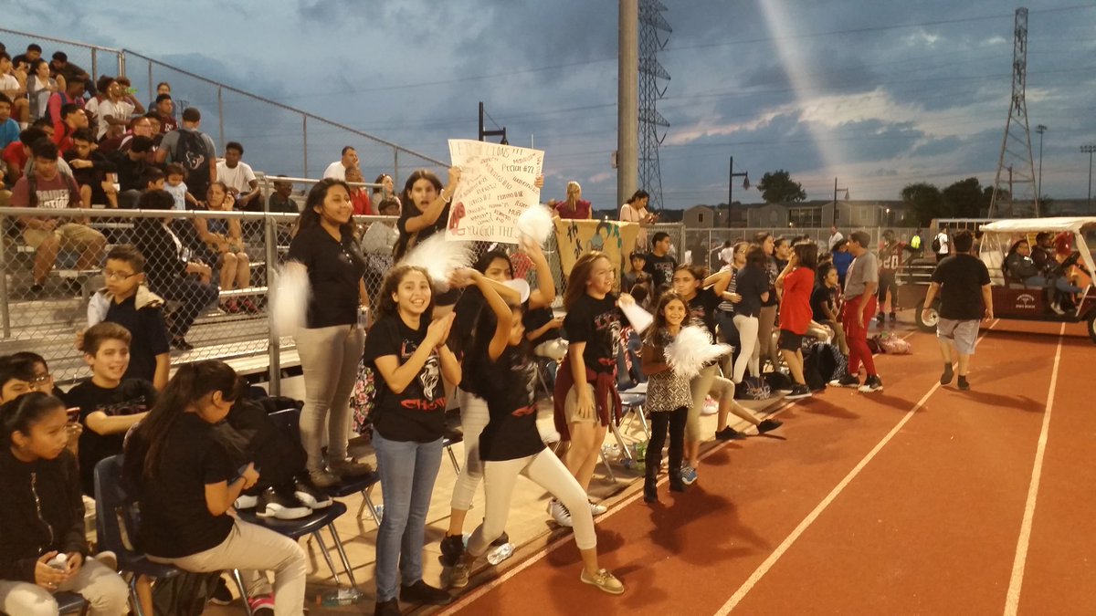LMS/KIPP Advanced Choir showing suppor after singing National Anthem!  <a href="/LandrumMS/">Landrum MS Lions 🦁 #MoralCompass</a> @KIPPCourage @SBISDFineArts