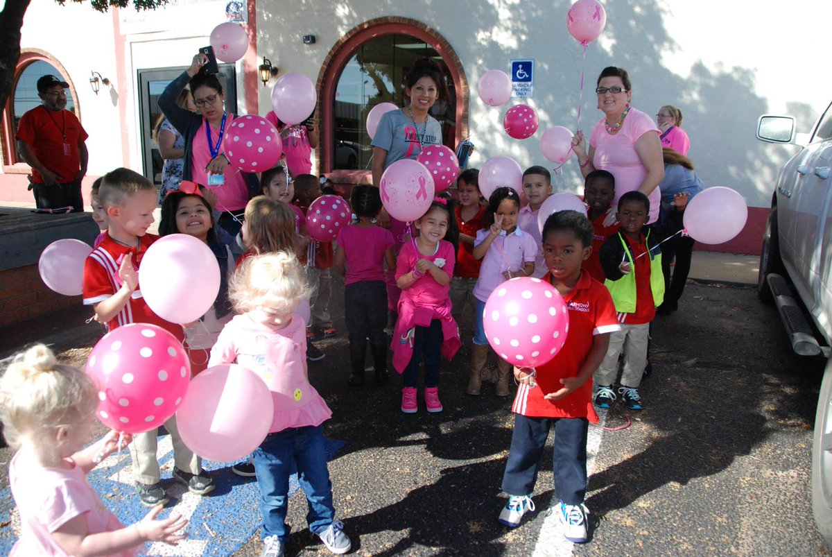 Maria_Isaac's tweet image. Honoring the lives of those affected by Breast Cancer! @HarmonyLubbock #PreKclass #balloonrelease #creatingawareness #HarmonyCares4Community