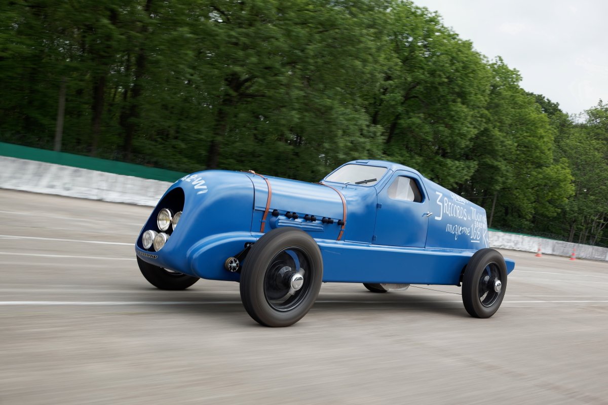 RenaultSeries's tweet photo. Some legends never die! #Nervasport #115YearsOfPassion https://t.co/vpD130UkAP