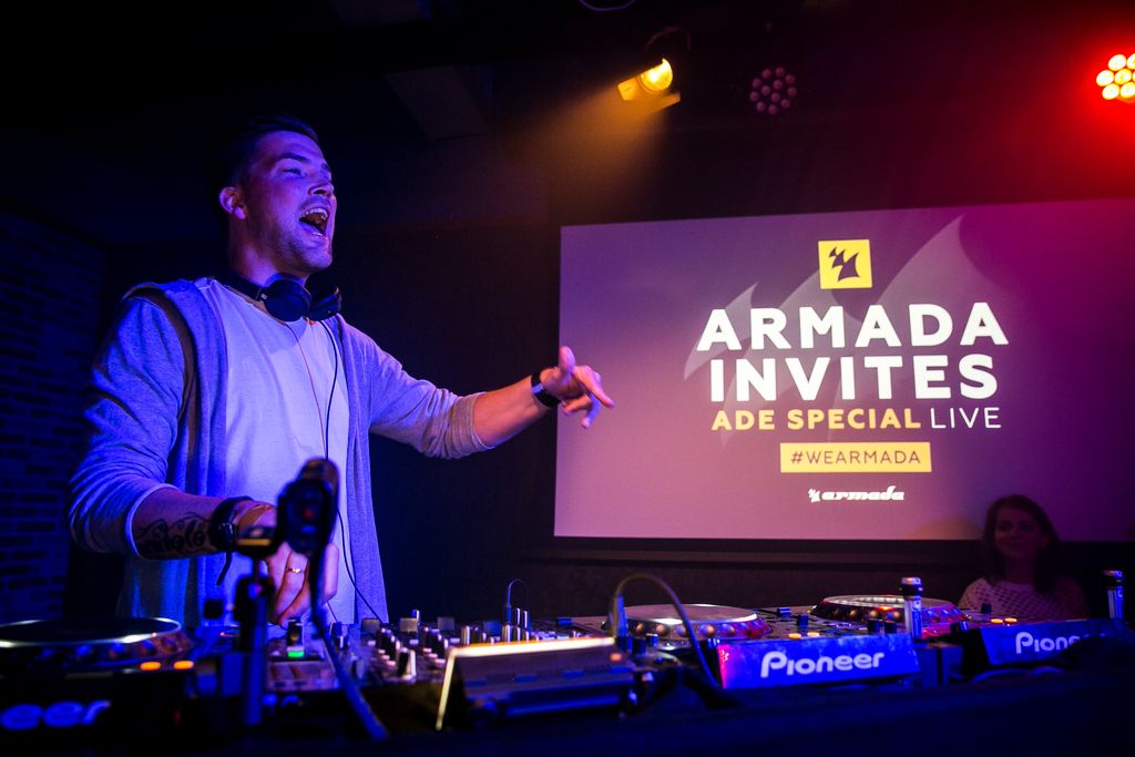Armada's tweet photo. Tune in NOW! We're rebroadcasting @deepsebastien at Armada Invites: ADE Special on Armada Facebook https://t.co/fZQdrjxiS6 (📷: @florisheuer) https://t.co/G0kwIzVl9D