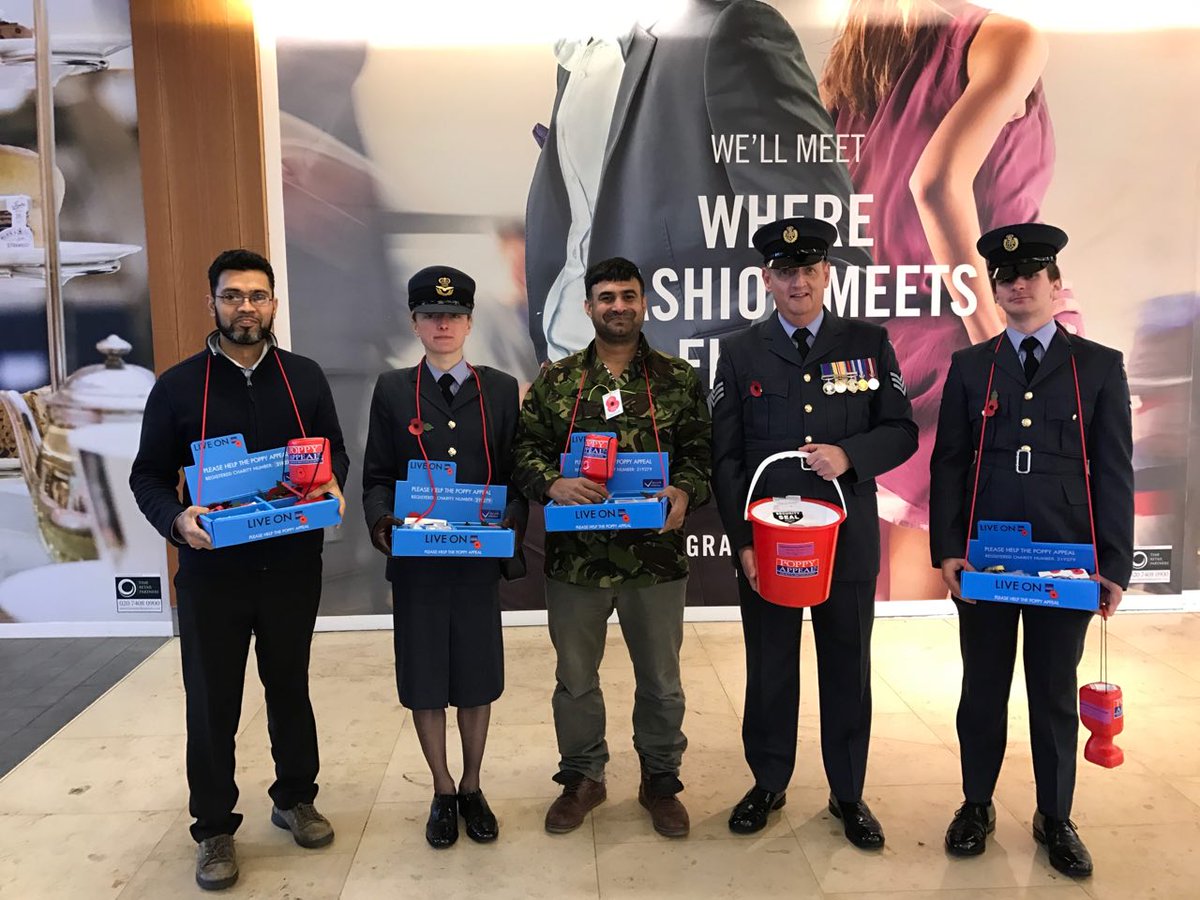 Over 500 <a href="/UKMuslimYouth/">AMYA UK</a> volunteers standing #shouldertoshoulder with our service men &amp; women, supporting <a href="/PoppyLegion/">Royal British Legion</a> #poppyappeal