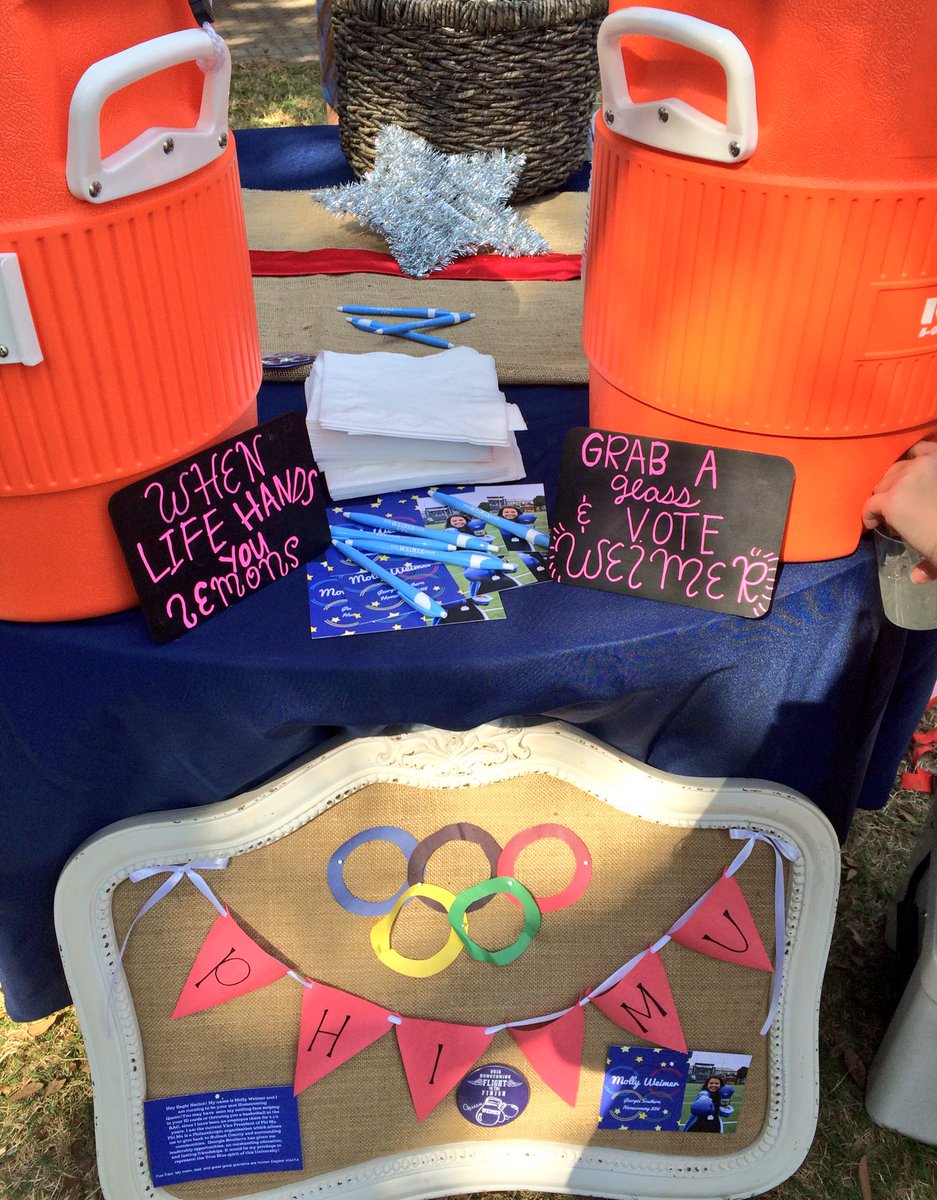WEIMER4QUEEN's tweet photo. Come grab a glass of lemonade and meet @mollyweimer up at the Rotunda! ☀️💙👏🏼😊 https://t.co/KSUS8IqS7R