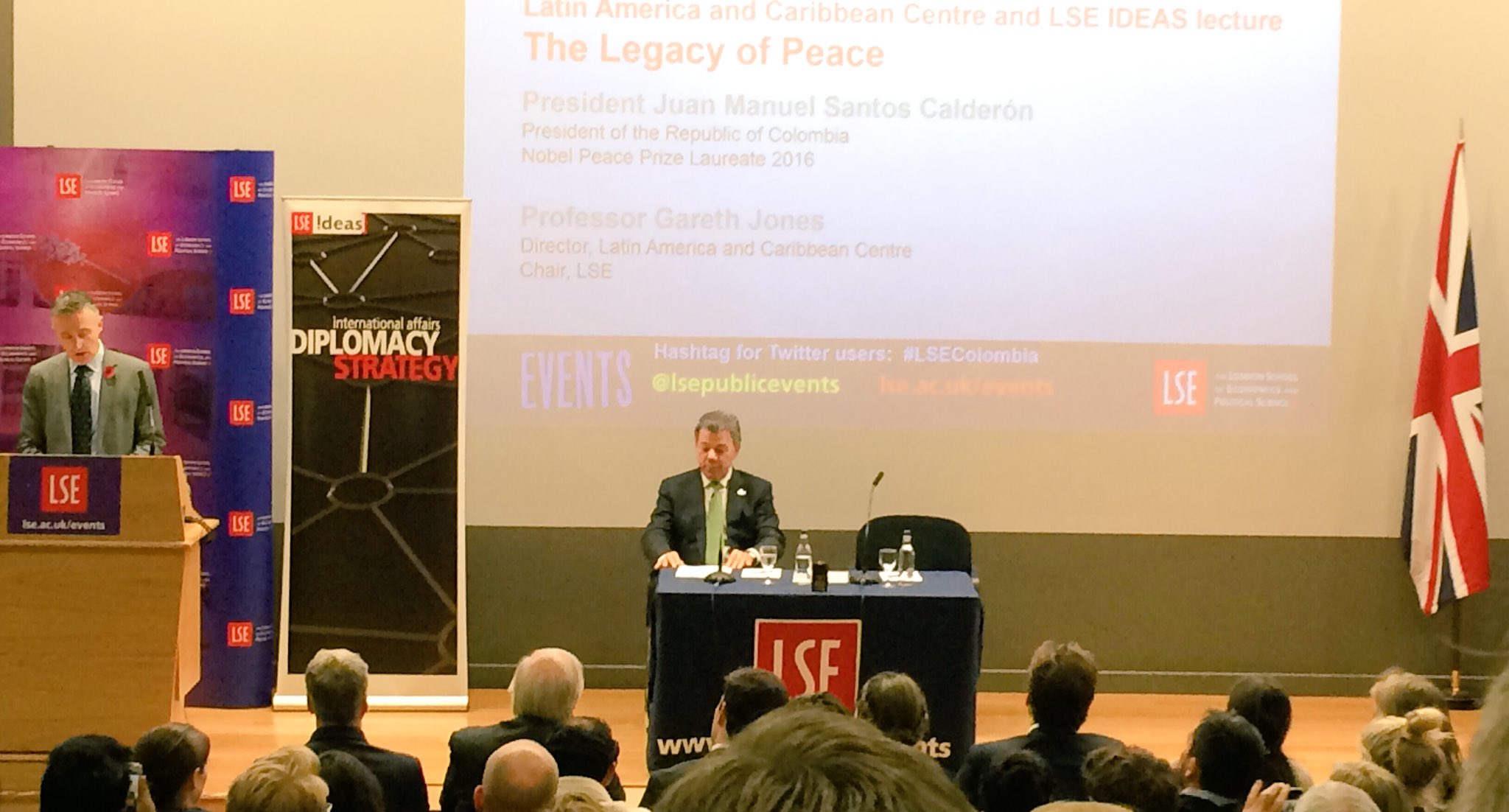 President Santos has arrived & is being introduced by Gareth Jones of @LSE_LACC. Watch live at https://t.co/dNTwu3nWdC #LSEColombia https://t.co/61Gdf32PhF