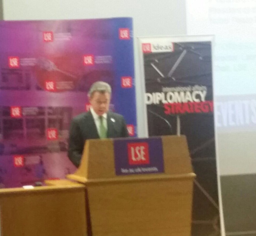 President @JuanManSantos: 'it is always a great pleasure to be back at my alma mater' #LSEColombia https://t.co/XO88CBXA8X