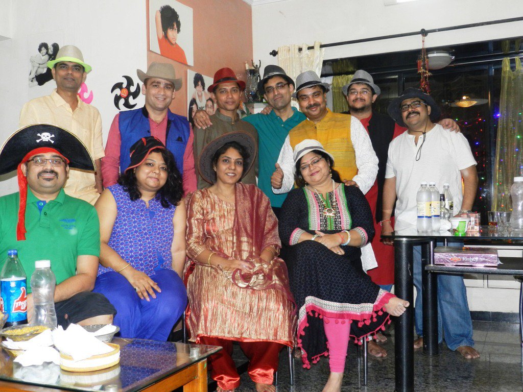 ashishgakrey's tweet photo. @hr_shapers #Diwali Party wid #HRShapers Gang Wish u #HappyDiwali 2all of u #HappyDeepavali #ShubhDivali #ShubhDeepawali #Deepavali2016 #HR https://t.co/XZ0VYGJGfa