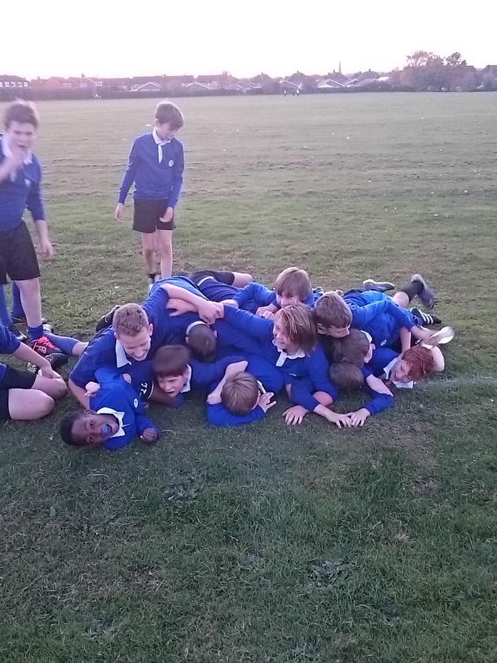 FulbrookPE's tweet photo. Victory bundle! Great game vs @BrooklandsPe https://t.co/KMrGFs3HvI