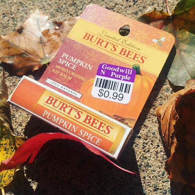 GoodwillMN's tweet image. It's like a #PSL for your lips! This 📷 and #GoodwillMN find by Instagrammer @berrythrifty_ #Goodwill #MN #MSP