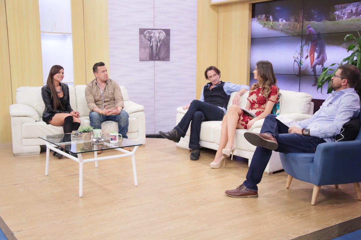 MananasconUno's tweet photo. #EnVivo @Jennylu_Vargas, @sayacaracol y Christophe de Geest nos cuentan de la película #ÑeroÑero7 @oficialHASSAM @kamiloshow https://t.co/je7fLPiWXD