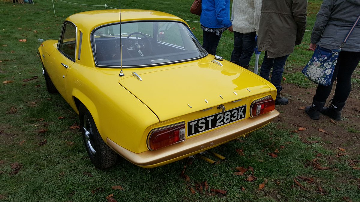 Classic Car Weekly tweet media