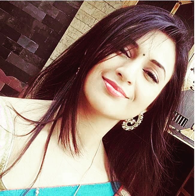 eternityyx's tweet photo. #Coolness n #Cuteness Overloaded ๐๐๐๐๐โจ๐ฅโจ๐ฅ
.
.
#Divyanka #PichaPerfect #Hotness #๐ฅ #โจ @DivyankaRocks @Divyanka_T https://t.co/v2XOs1rMmj