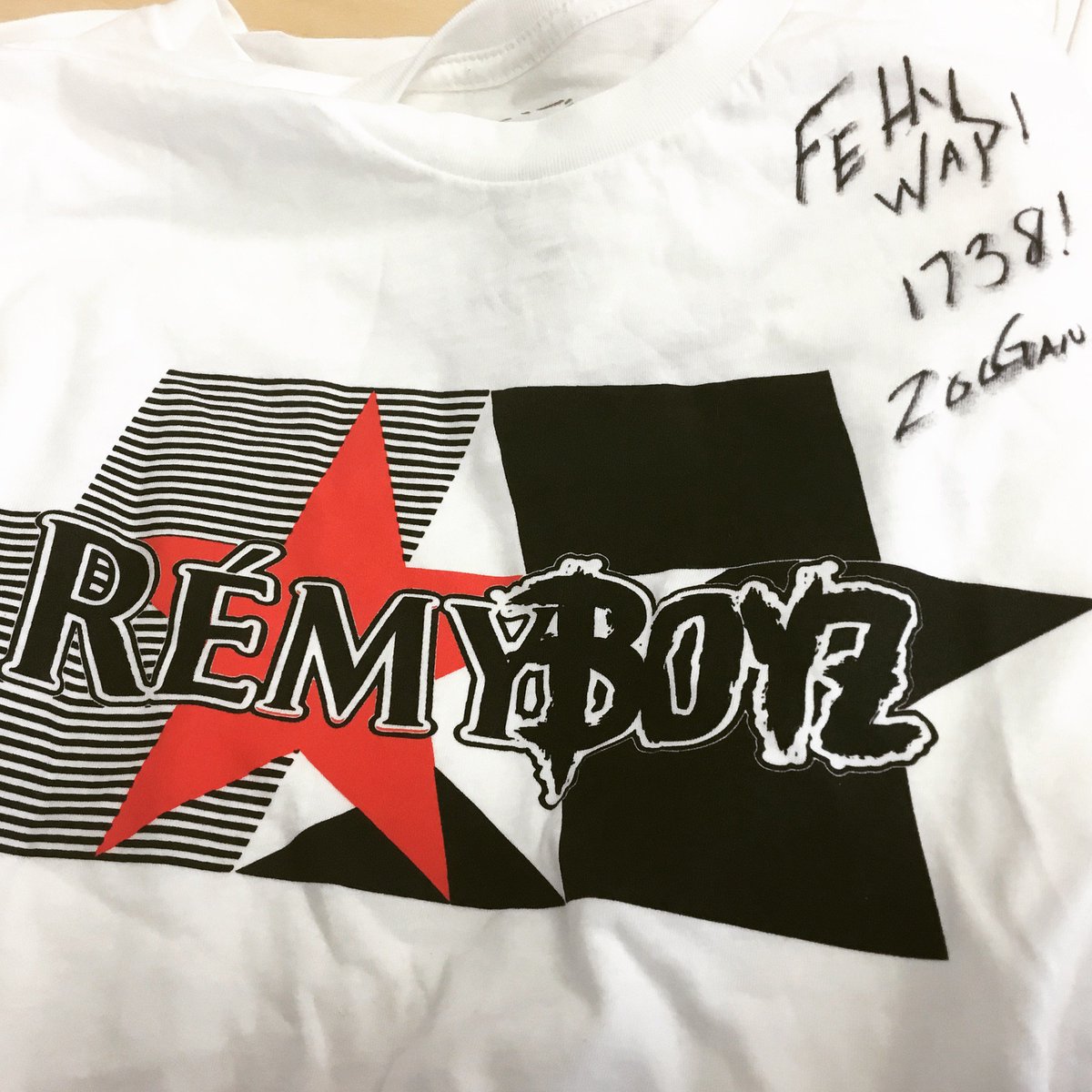 FettyWapGame's tweet photo. We've got some nice gear signed by @fettywap shipping out today to our winners! #zoogang @MoorFactory @rgfproductions #KingZoo #RemyBoyz https://t.co/wTa9awd9cW