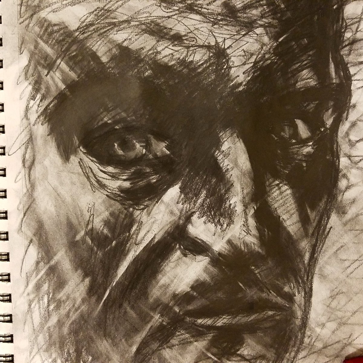 NicholsonArts's tweet photo. Self Portrait #drawing #portrait #selfportrait #blurredline #blurredlinedrawing #graphite #sketch #sketchbook #art #fineart #paper #face https://t.co/Ujz9iUWOI2