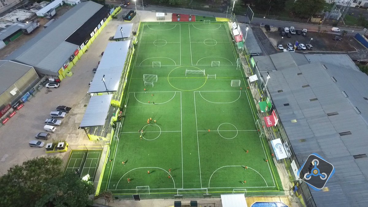 AFilmsRD's tweet photo. Disfrutando del entrenamiento en La Media Cancha, Santo Domingo. #Dji #Fotografía #FotoAerea #Deporte #Futbol  #Phantom #Drone #RD #Phantom https://t.co/cknaP6EDve