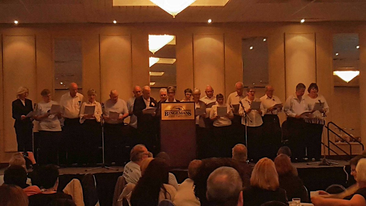 alzsocww's tweet photo. Welcome back from lunch with our wonderful Memory Makers Glee Club! #ACM2016 https://t.co/4fVsa3tc9L