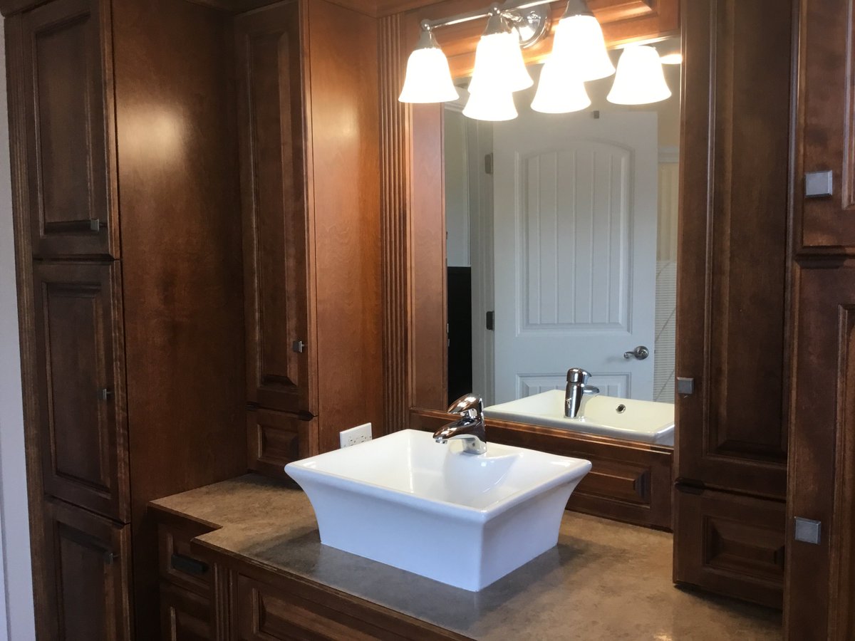 NasKlayme's tweet photo. #906perrin #remaxshowcase #countrysetting #millerlake #completelyprivate #7yearoldbungalow https://t.co/gDuWMGoBZY