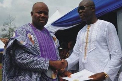 EFCC Operatives arrested Ibanga Ime Akpabio, brother to the former Akwa Ibom Governor, Godswill Akpabio for his involvement in a N10 million oil scam.