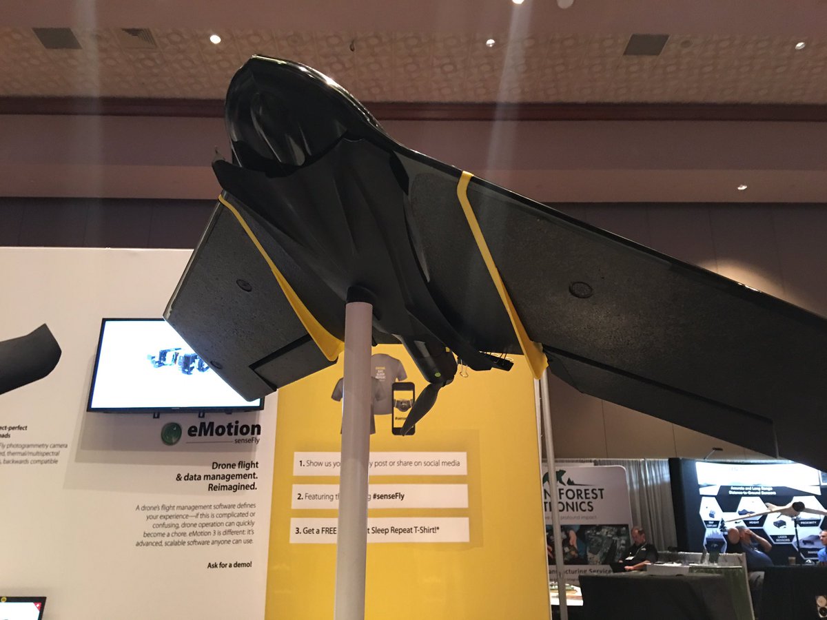 survey_sc's tweet image. So nice to be able to talk shop with your equipment manufacturer face to face! #sensefly #ebeeplus #uavexpo2016 #expouav2016