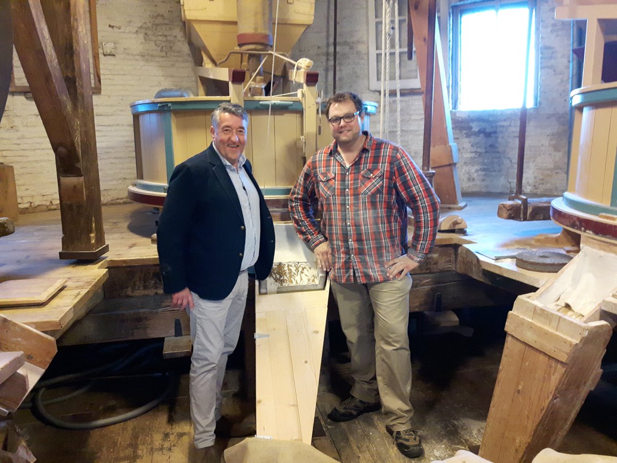 Alle #molens los voor TV-opnames voor het nieuwe programma van Robert van Beckhoven. Was super leuk! #Schiedam