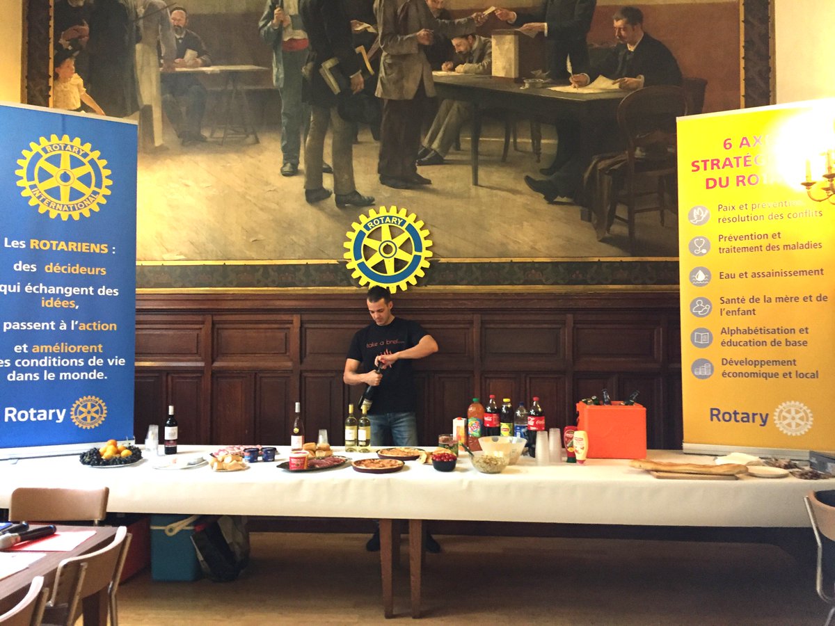 takeabref's tweet photo. Le Rotary Club nous a fait confiance pour leur barbecue @takeabref, pourquoi pas vous ?#takeabref #barbecue #bbq #rotary #bbqlovers https://t.co/c9kNooZjMW