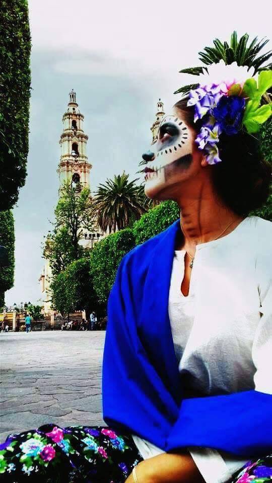 #DiaDeMuertos  #2denoviembre <a href="/EnLagosdeMoreno/">Lagos de Moreno</a> de fondo la Parroquia de Ntra, Sra. de la a Asuncion. #pueblomagico