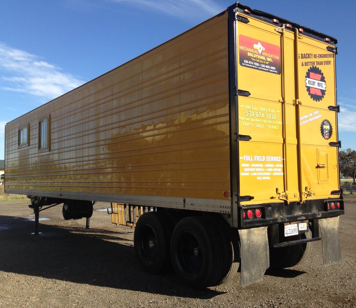 CompositionCopy's tweet image. #ImAlwaysInspiredBy a good challenge! Ready to wrap this crazy huge trailer? Of course we are!