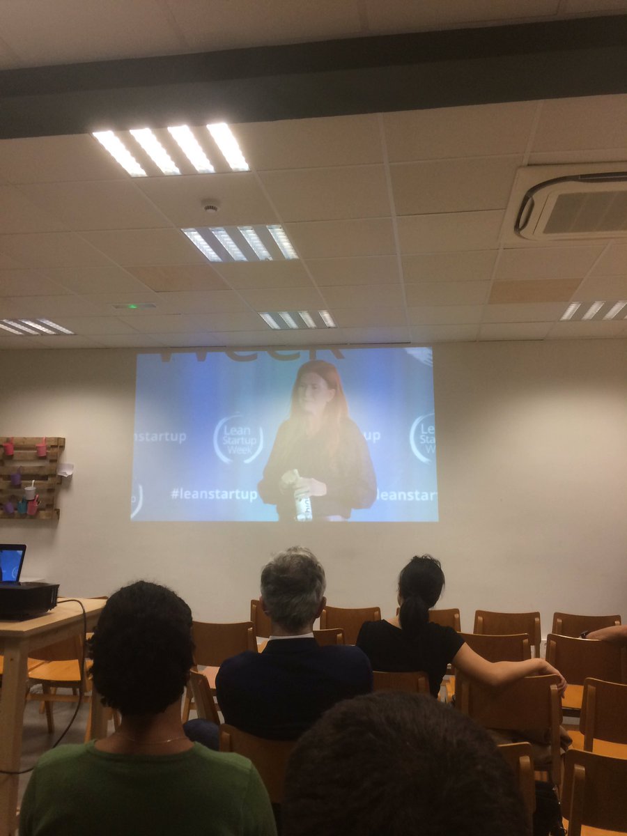 TheSchoolab's tweet image. Ce soir c&apos;est bières et Lean Startup à @TheSchooLab on en a jamais assez ! 🍺🏄🏼🔁 #leanstartupexperience #LeanStartup