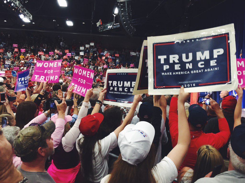bneyens1's tweet photo. Strategic Communication at a Trump Rally https://t.co/88GLDaeAsg https://t.co/coizJwvfWN