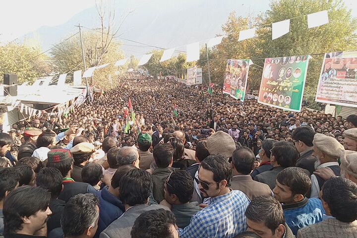 Majid_Agha's tweet image. There were more people in #PPP&apos;s rally by local leadership in Gilgit yesterday, then Imran Khan&apos;s #Yom_e_Tashakkur rally today.