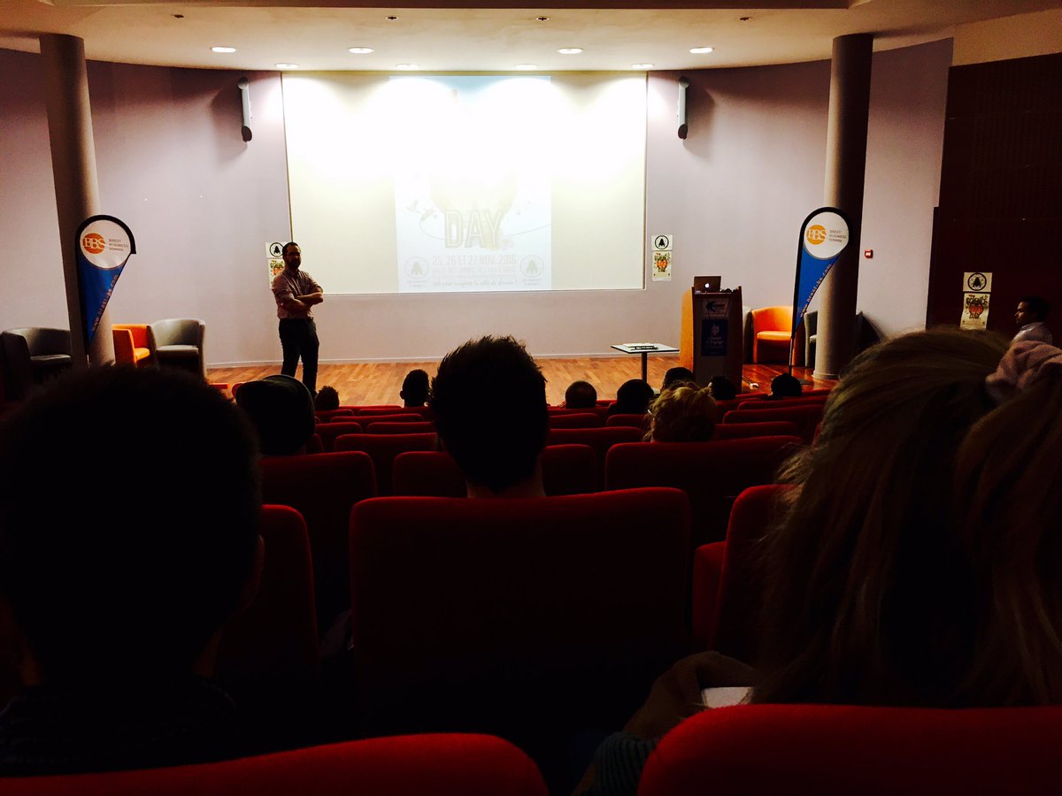 SHDBrest's tweet photo. Soirée de lancement du Science Hack Day Brest 2016 ! C'est parti ! #SHDBrest #fabcity https://t.co/tFbRSOWoZH
